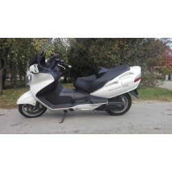 Maxi skúter Suzuki AN 650...
