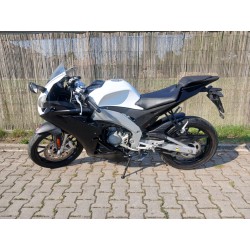 Cestný motocykel Aprília...