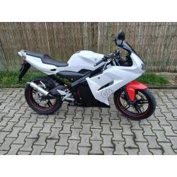 Cestný motocykel Yamaha TZR...